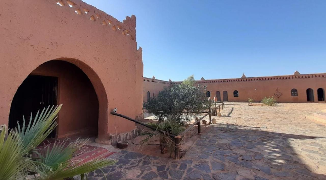 Auberge Dinosaur Kem Kem Hotel Tafraoute Sidi Ali Exterior foto