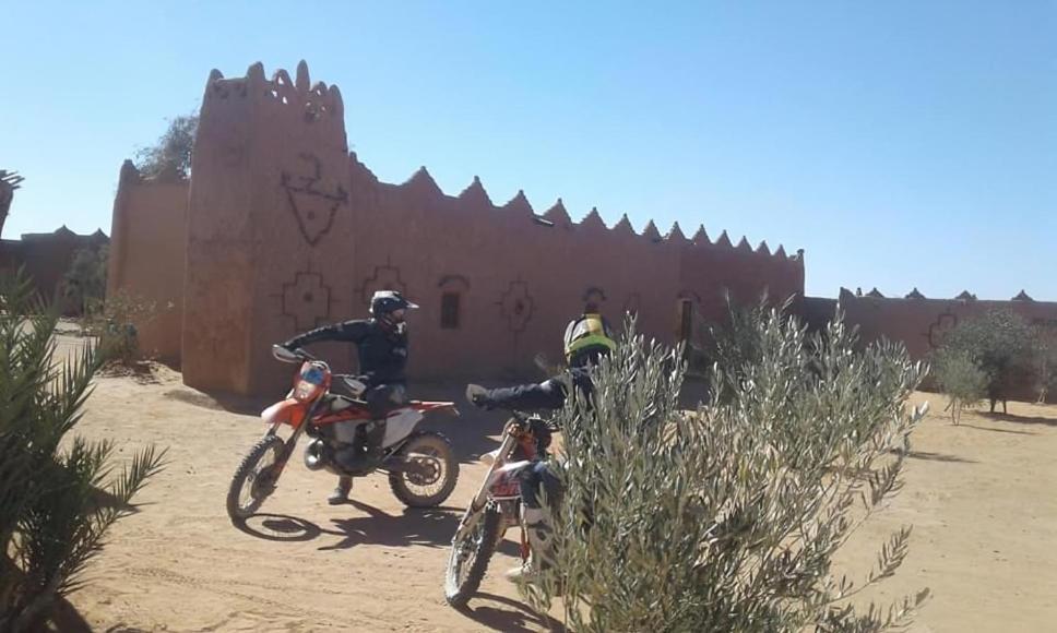 Auberge Dinosaur Kem Kem Hotel Tafraoute Sidi Ali Exterior foto